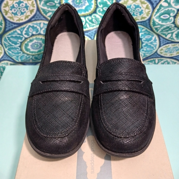 Cloudsteppers by Clarks Black Loafers - Picture 1 of 8